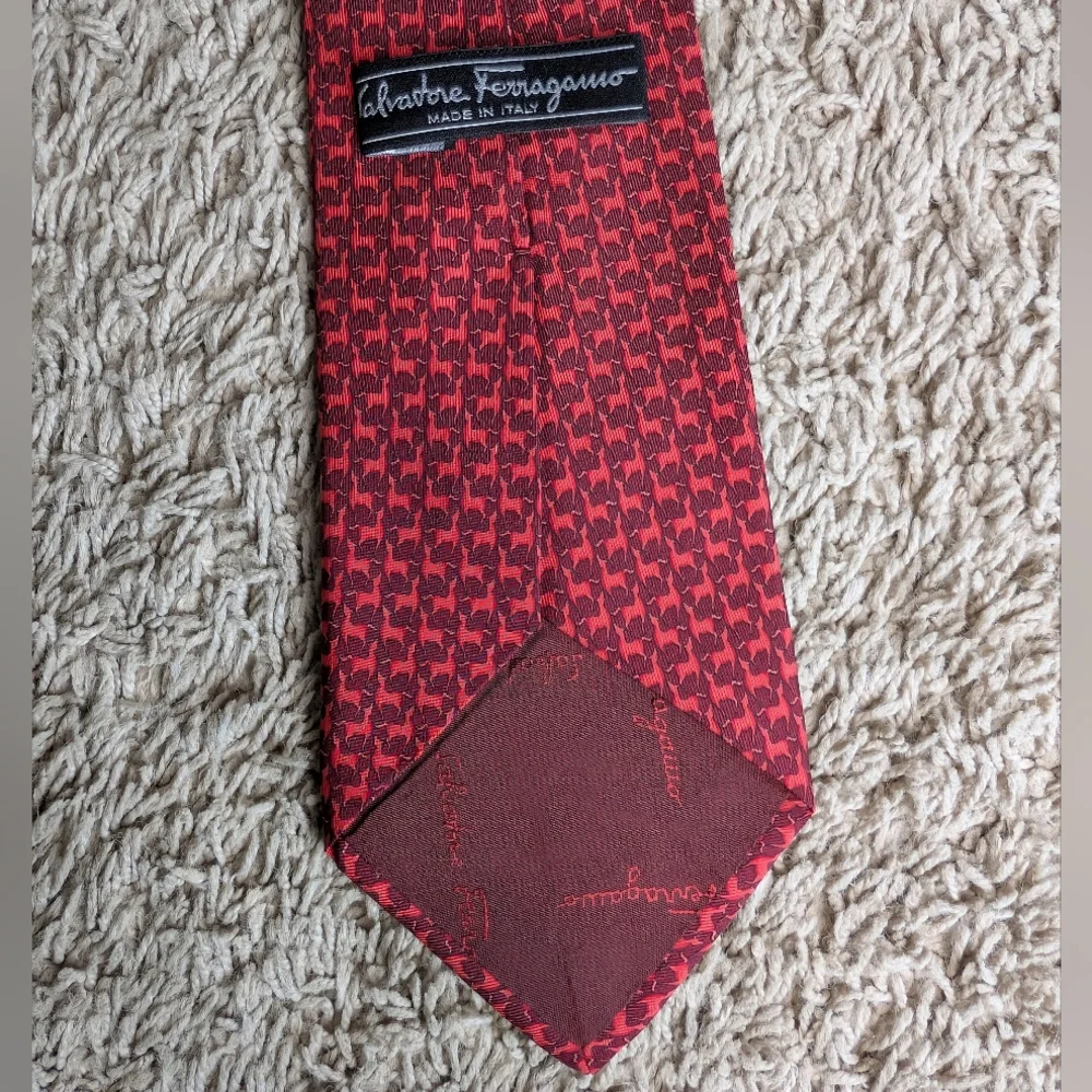 Salvatore Ferragamo Red Patterned Silk Men's Tie